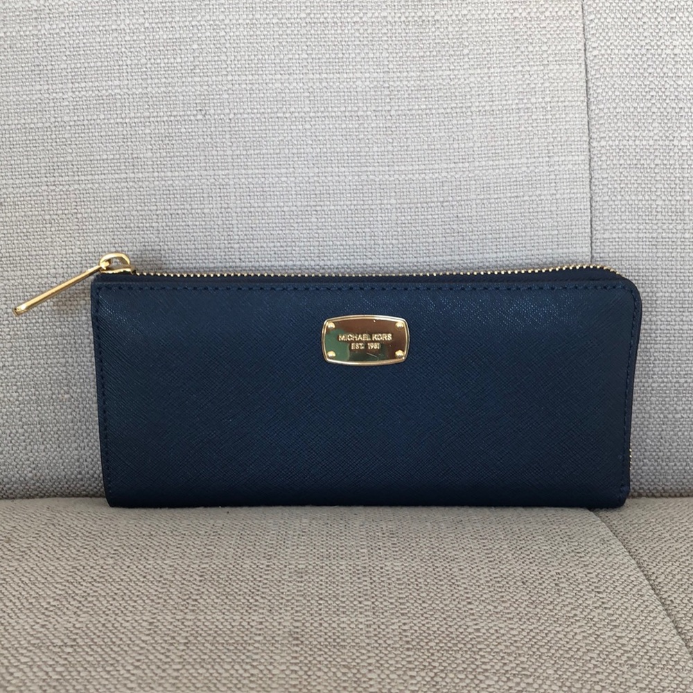 Michael Kors Jet Set Travel Zip Around Continental Navy Wallet